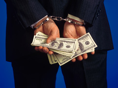 manos-esposas-dinero